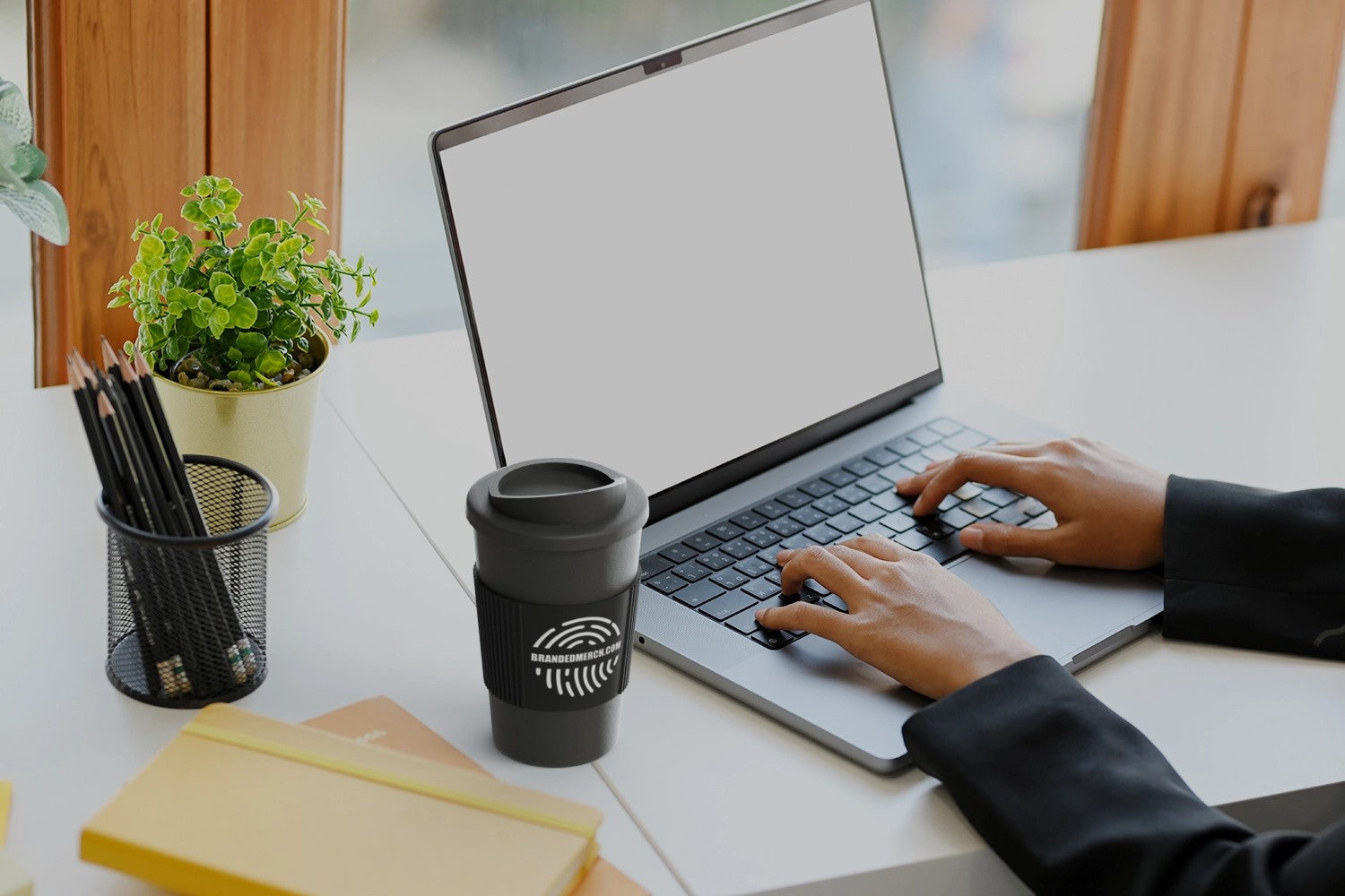 Americano® lnsulated Tumbler With Grip 350ml